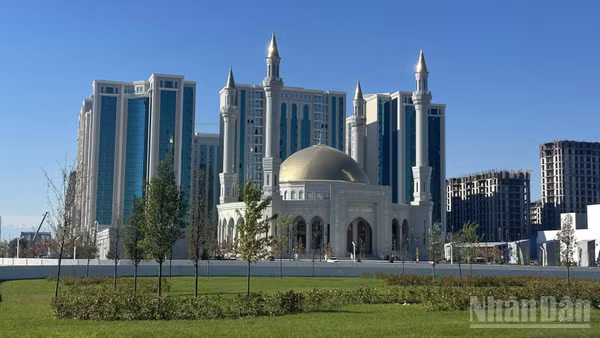 Grozny lọt vào trong top 10 thành phố phát triển nhất ở Nga. (Ảnh: THÙY VÂN)