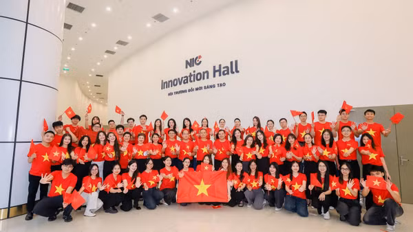 Tuổi trẻ Trung tâm Đổi mới sáng tạo Quốc gia (NIC) luôn luôn chú trọng giáo dục và phát huy truyền thống lịch sử cách mạng. (Ảnh: NIC)