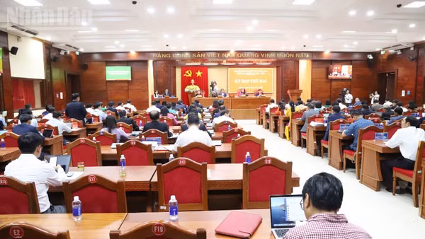Quang cảnh kỳ họp.