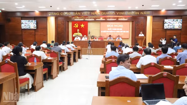Quang cảnh hội nghị sơ kết nhiệm vụ 6 tháng đầu năm và triển khai nhiệm vụ 6 tháng cuối năm 2026 do Ủy ban nhân dân tỉnh Đắk Lắk tổ chức.