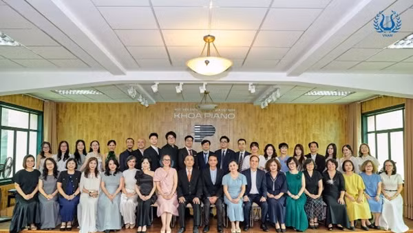 Các thế hệ nghệ sĩ, giảng viên Khoa Piano Học viện Âm nhạc quốc gia Việt Nam. (Ảnh: VNAM)