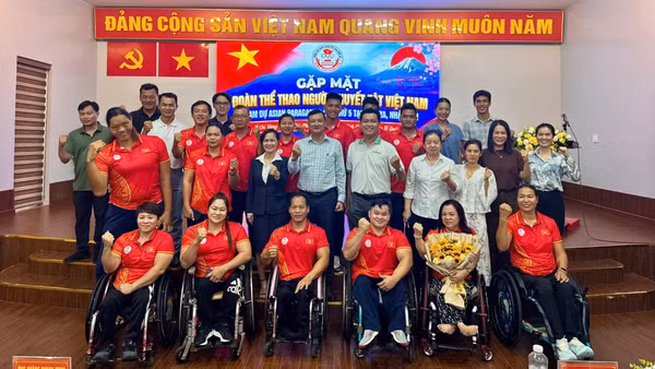 Trung tâm Huấn luyện Thể thao quốc gia Thành phố Hồ Chí Minh tổ chức gặp mặt, tiễn Đoàn Thể thao người khuyết tật Việt Nam. (Ảnh: NGỌC LINH)