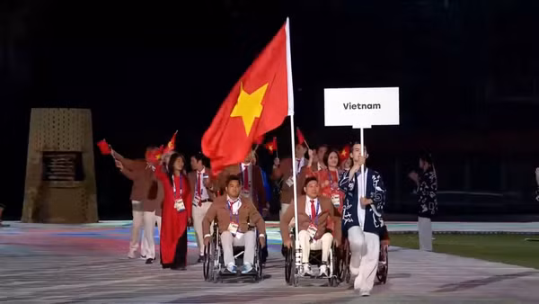 Đoàn Thể thao người khuyết tật Việt Nam tham dự Lễ khai mạc ASIAN Para Games 5. (Ảnh: Ban tổ chức)