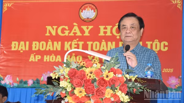 Đồng chí Lê Minh Hoan phát biểu tại Ngày hội.