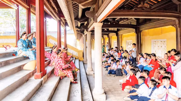 Thành phố Huế đẩy mạnh chương trình phối hợp giáo dục di sản đối với học sinh.