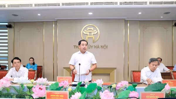 Bí thư Thành ủy Hà Nội Trần Đức Thắng phát biểu chỉ đạo hội nghị. (Ảnh: THÁI QUANG)