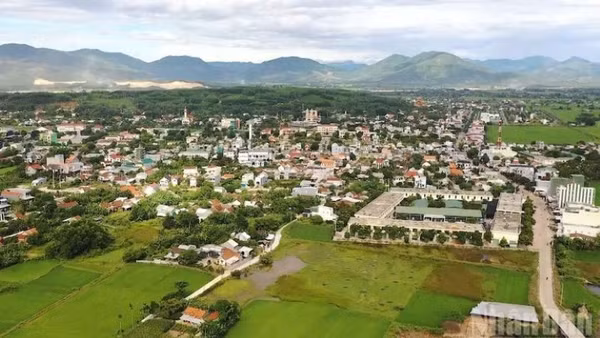 Quê hương núi Ấn-sông Trà. (Ảnh: HIỀN CỪ)