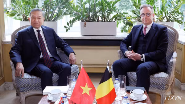 Tổng Bí thư, Chủ tịch nước Tô Lâm gặp hẹp Thủ tướng Bỉ Bart De Wever. (Ảnh: TTXVN)