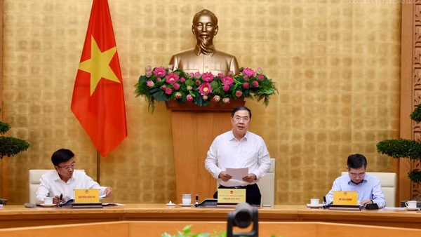 Phó Thủ tướng Thường trực Chính phủ Phạm Gia Túc, Trưởng Ban Chỉ đạo về giải quyết các vấn đề khó khăn, vướng mắc các dự án tồn đọng (Ban Chỉ đạo 751) chủ trì cuộc họp của Ban Chỉ đạo. (Ảnh: chinhphu.vn)