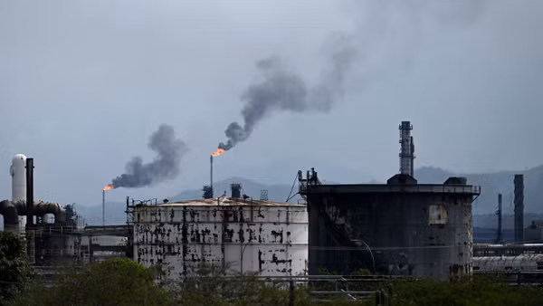 Toàn cảnh Khu liên hợp Công nghiệp Hóa dầu Jose Antonio Anzoategui tại bang Anzoategui, Venezuela. (Ảnh: THX/TTXVN)