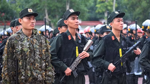 Lễ ra quân huấn luyện diễn tập thực binh A2, chuẩn bị cho Diễn tập khu vực phòng thủ tỉnh Nghệ An năm 2026. (Ảnh: TTH)