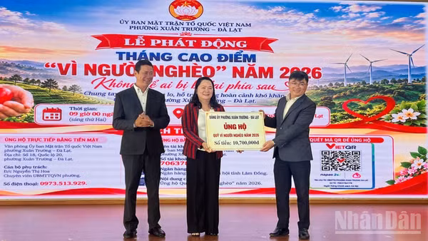 Các tổ chức, cá nhân ủng hộ Quỹ “Vì người nghèo” năm 2026 phường Xuân Trường-Đà Lạt tại Lễ phát động. (Ảnh: ĐAM TRỌNG)