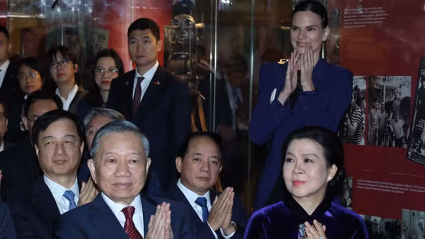 Tổng Bí thư, Chủ tịch nước Tô Lâm và Phu nhân dự chương trình Khai trương Không gian Di sản và Kết nối văn hoá Việt-Nga. (Ảnh: TTXVN)