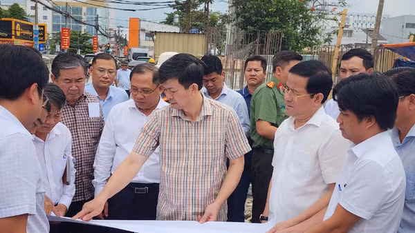Lãnh đạo Cần Thơ kiểm tra tiến độ Dự án nâng cấp 7km Quốc lộ 91.