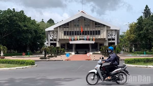 Một góc Hội trường lớn Đại học Cần Thơ. (Ảnh: THANH TÂM)