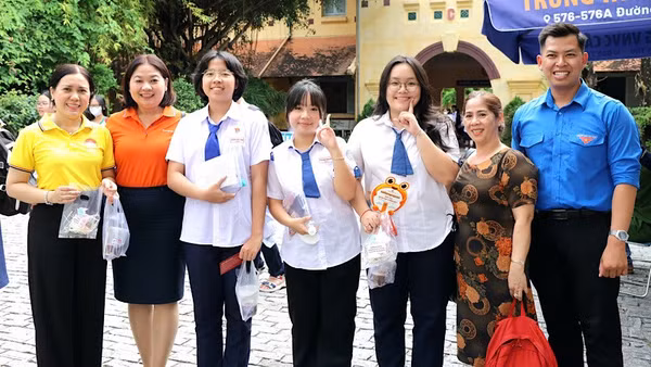 Thí sinh tại Hội đồng thi Trường trung học phổ thông Châu Văn Liêm, Cần Thơ tự tin trước giờ thi.