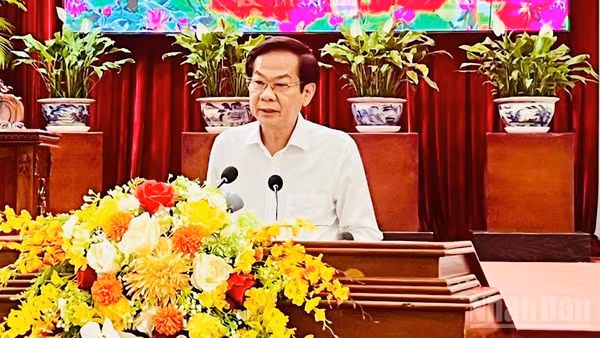 Bí thư Thành ủy Cần Thơ Đỗ Thanh Bình phát biểu ý kiến tại hội nghị. (Ảnh: THANH TÂM)