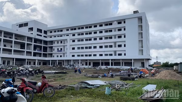 Nhà thầu tập trung thi công Bệnh viện Ung bướu Cần Thơ.