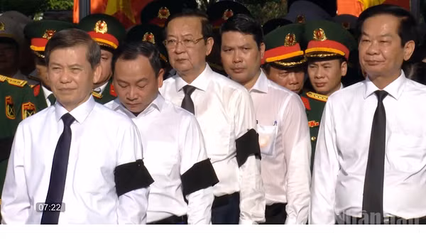 Lãnh đạo Ban Nội chính Trung ương và Thành ủy Cần Thơ tham dự buổi lễ. (Ảnh: THANH TÂM)