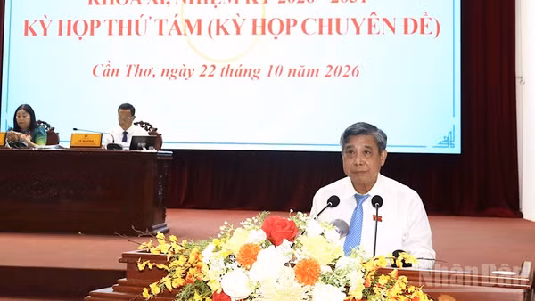 Đồng chí Đồng Văn Thanh phát biểu tại kỳ họp. (Ảnh: THANH TÂM)