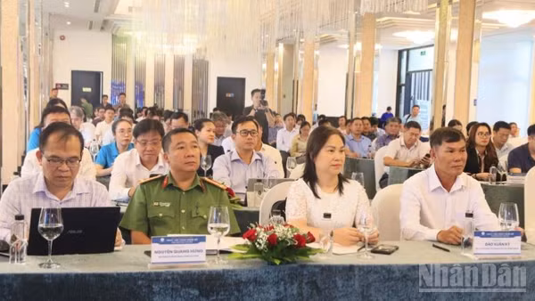 Các đại biểu tham dự hội nghị. (Ảnh: VŨ TÂN)