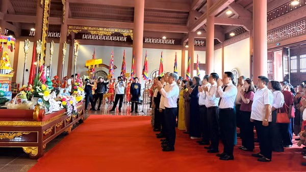 Lễ dâng hương tưởng niệm các Vua Hùng tại Làng Văn hóa-Du lịch các dân tộc Việt Nam. (Ảnh: BTC)