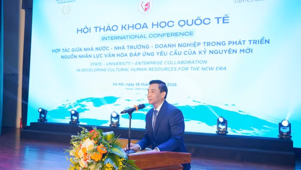 Hiệu trưởng Trường đại học Văn hóa Hà Nội Đinh Công Tuấn phát biểu khai mạc. (Ảnh: Ban Tổ chức cung cấp)