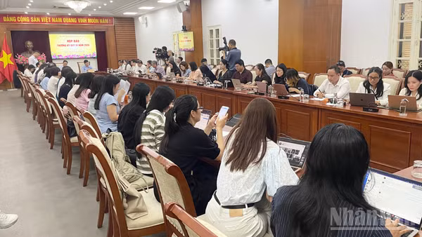 Quang cảnh họp báo thường kỳ quý III-2026 tại trụ sở Bộ Văn hóa, Thể thao và Du lịch. (Ảnh: NGỌC LIÊN) 
