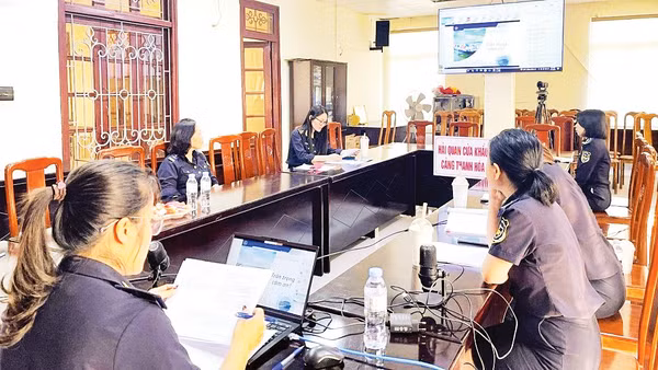 Nhờ đẩy mạnh ứng dụng công nghệ, chuyển đổi số, Hải quan cửa khẩu cảng Thanh Hóa (Chi cục Hải quan khu vực X) có thể thường xuyên hỗ trợ trực tuyến cộng đồng doanh nghiệp tuân thủ các quy định pháp luật ngành hải quan. 