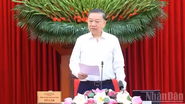 Tổng Bí thư, Chủ tịch nước Tô Lâm phát biểu chỉ đạo tại Phiên họp thứ nhất Ban Chỉ đạo Trung ương về tổng kết thực tiễn và nghiên cứu sửa đổi, bổ sung Điều lệ Đảng. Ảnh: ĐĂNG KHOA