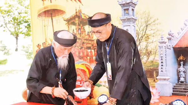 Hoạt động tại Lễ hội đền Tống Trân, tỉnh Hưng Yên.