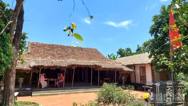 Ngôi nhà gỗ 3 gian bình dị của Đại tướng Võ Nguyên Giáp ở làng An Xá, xã Lệ Thủy, tỉnh Quảng Trị. (Ảnh: HƯƠNG GIANG)