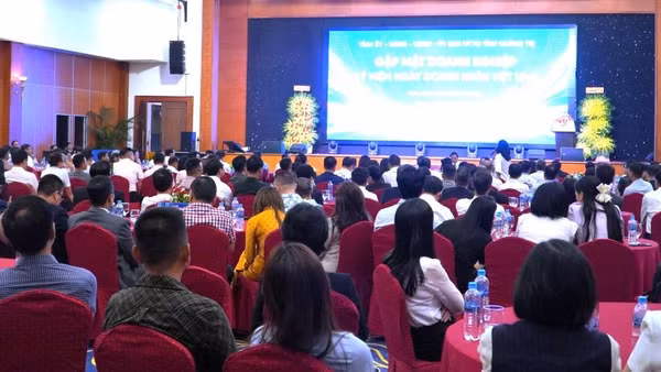 Quang cảnh buổi gặp mặt doanh nghiệp của Ủy ban nhân dân tỉnh Quảng Trị chiều 12/10. (Ảnh: HG)