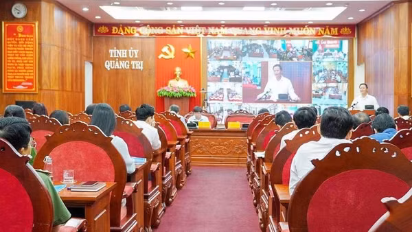 Bí thư Tỉnh ủy, Trưởng ban Chỉ đạo 57 tỉnh Quảng Trị Vương Quốc Tuấn kết luận phiên họp chuyên đề về phát triển khoa học, công nghệ, đổi mới sáng tạo và chuyển đổi số phục vụ phát triển kinh tế-xã hội và đánh giá kết quả công tác quý III/2026 ngày 13/10. (Ảnh: HG)