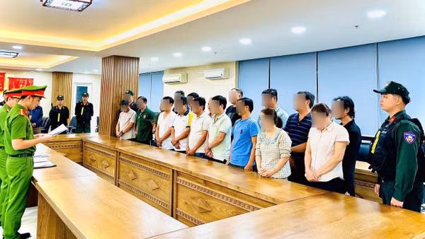 Các đối tượng liên quan vụ việc tại thời điểm bị bắt ngày 19/9. (Ảnh: Công an cung cấp)