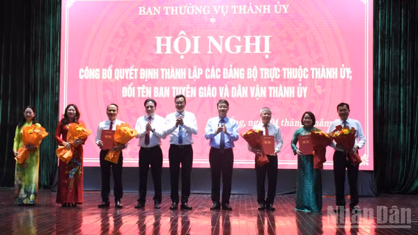 Đà Nẵng công bố thành lập 2 Đảng bộ trực thuộc Thành ủy và đổi tên Ban Tuyên giáo và Dân vận Thành ủy. (Ảnh: ANH ĐÀO)
