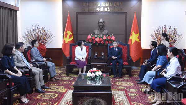 Quang cảnh buổi tiếp. (Ảnh: ANH ĐÀO)