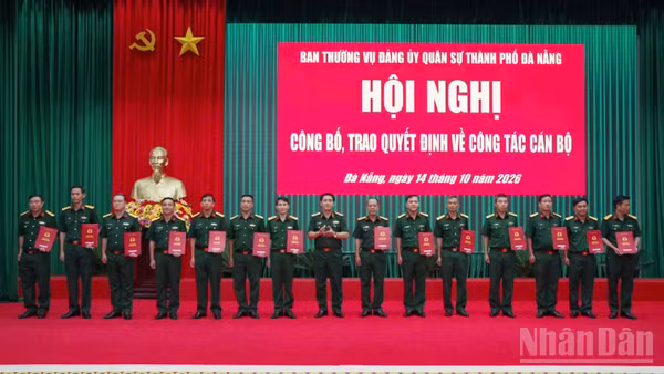 Đà Nẵng kiện toàn chức vụ Chỉ huy trưởng, Chính trị viên Ban Chỉ huy quân sự các xã, phường. (Ảnh: ANH ĐÀO)
