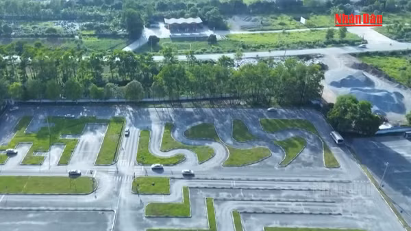 [Video] Bổ sung việc đánh giá chuyển làn, giữ khoảng cách vào sát hạch lái xe từ ngày 1/3/2027