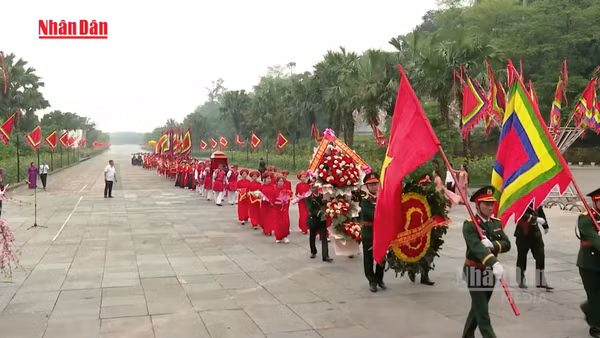 [Video] Dâng hương tưởng niệm các Vua Hùng nhân dịp khai hội Giỗ Tổ Hùng Vương