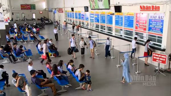 [Video] Hà Nội huy động 500 xe phục vụ khách dịp Quốc khánh