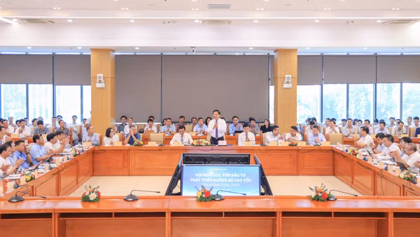 Hội nghị xúc tiến đầu tư phát triển hệ thống đường bộ cao tốc giai đoạn 2026-2030.