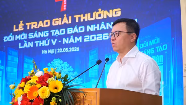  Đồng chí Lê Quốc Minh, Ủy viên Trung ương Đảng, Tổng Biên tập Báo Nhân Dân phát biểu tại Lễ trao giải thưởng Đổi mới sáng tạo Báo Nhân Dân lần thứ 5 năm 2026