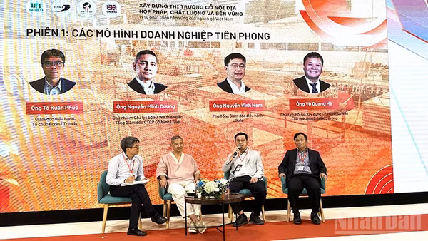 Đại diện các doanh nghiệp tham gia chia sẻ kinh nghiệm và ý kiến tại hội thảo. (Ảnh: HOÀNG LIÊM)