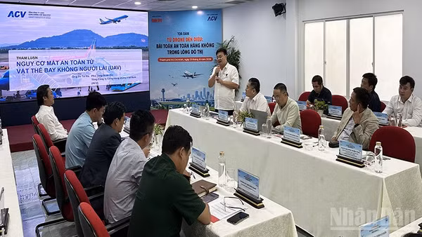 Một góc quang cảnh buổi tọa đàm. (Ảnh: HOÀNG LIÊM)