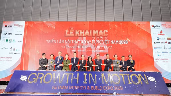 Các đại biểu thực hiện nghi thức khai mạc triển lãm (ảnh: Ban tổ chức)