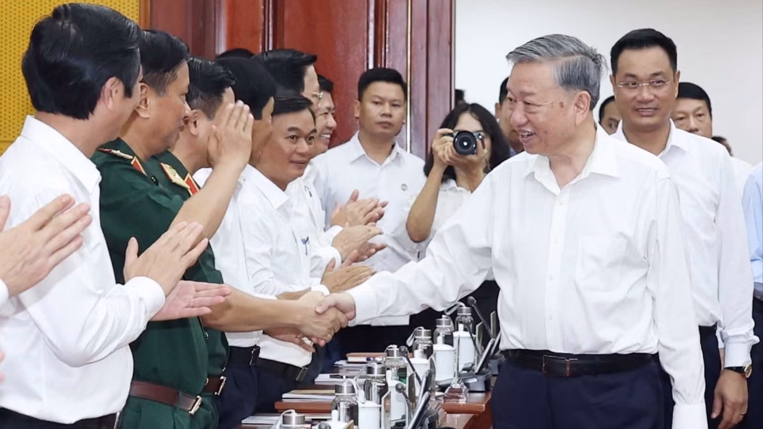 vna-potal-tong-bi-thu-to-lam-lam-viec-voi-ban-thuong-vu-tinh-uy-quang-binh-va-ban-thuong-vu-tinh-uy-quang-tri-8112028-5039.jpg