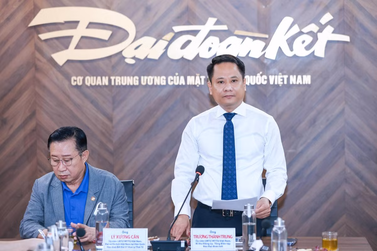 Tổng Biên tập Trương Thành Trung phát biểu kết luận, thống nhất các nội dung phối hợp trong thời gian tới. (Ảnh: Quang Vinh)