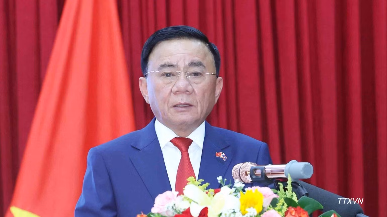 vna-potal-thuong-truc-ban-bi-thu-tran-cam-tu-gap-go-cong-dong-nguoi-viet-tai-lao-8691335-1-8652-890-8677-520.jpg