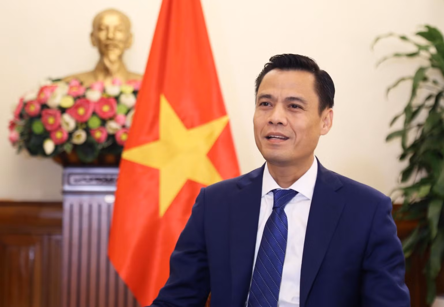 thu-truong-dang-hoang-giang.jpg